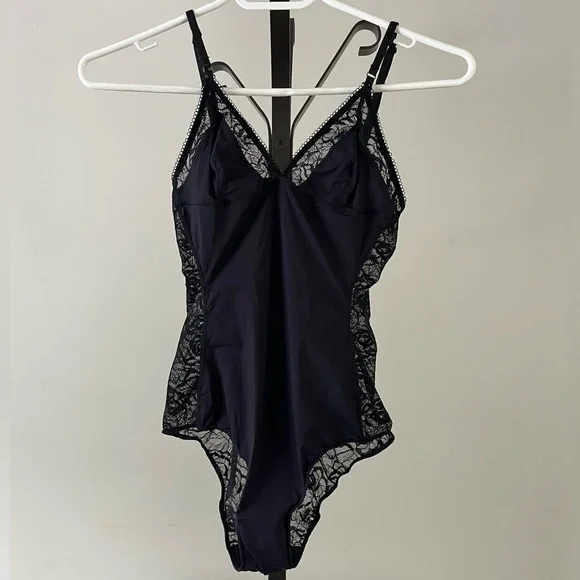 Aritzia Wilfred Meridian Lace Bodysuit, Size XSmall. - Picture 1 of 6
